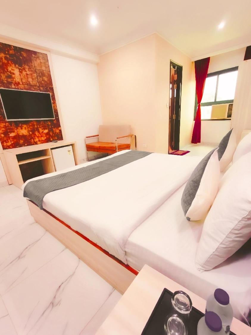 Hotel Almora Sky Near By Delhi International Airport With - Free Airport Pickup And Drop Νέο Δελχί Εξωτερικό φωτογραφία
