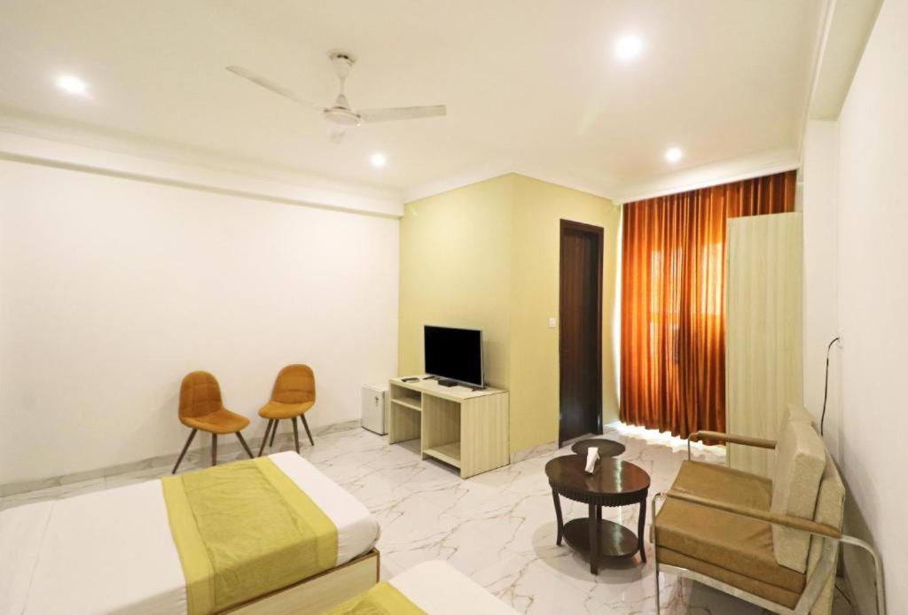 Hotel Almora Sky Near By Delhi International Airport With - Free Airport Pickup And Drop Νέο Δελχί Εξωτερικό φωτογραφία