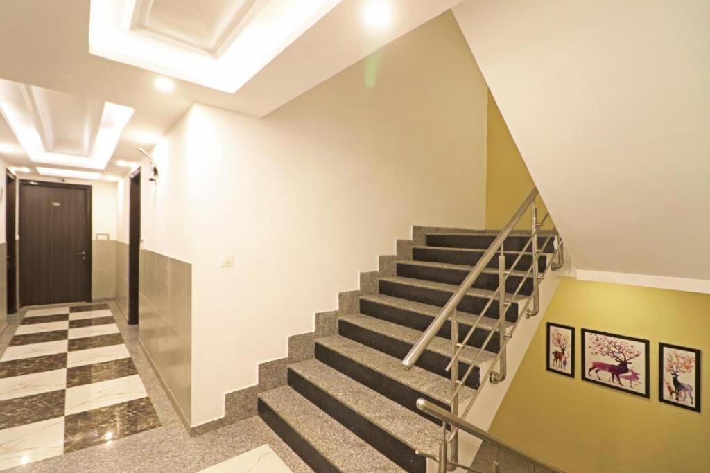 Hotel Almora Sky Near By Delhi International Airport With - Free Airport Pickup And Drop Νέο Δελχί Εξωτερικό φωτογραφία