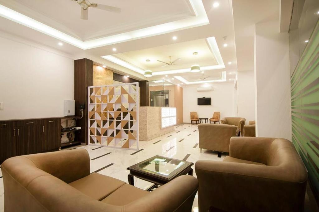 Hotel Almora Sky Near By Delhi International Airport With - Free Airport Pickup And Drop Νέο Δελχί Εξωτερικό φωτογραφία