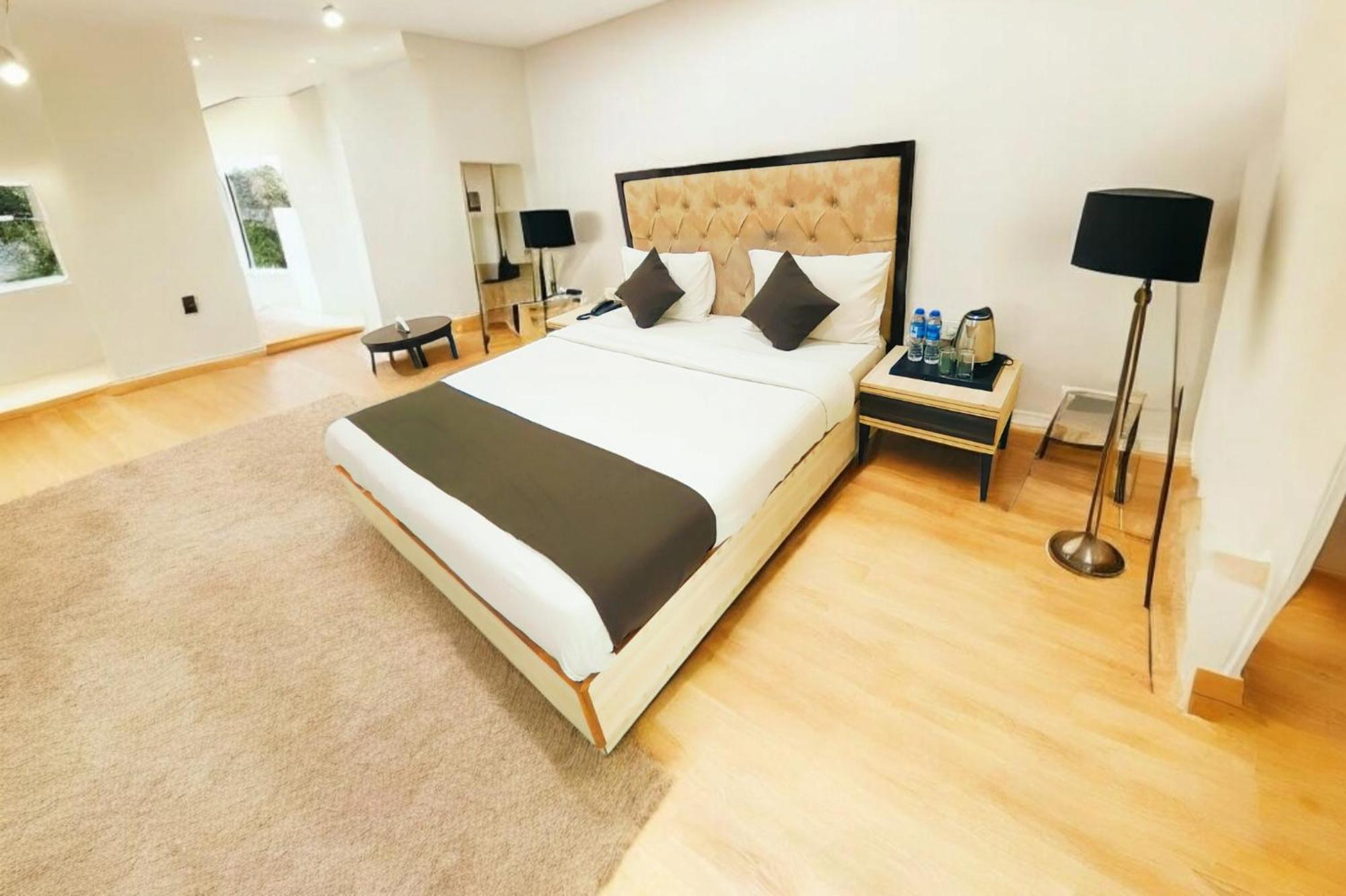 Hotel Almora Sky Near By Delhi International Airport With - Free Airport Pickup And Drop Νέο Δελχί Εξωτερικό φωτογραφία
