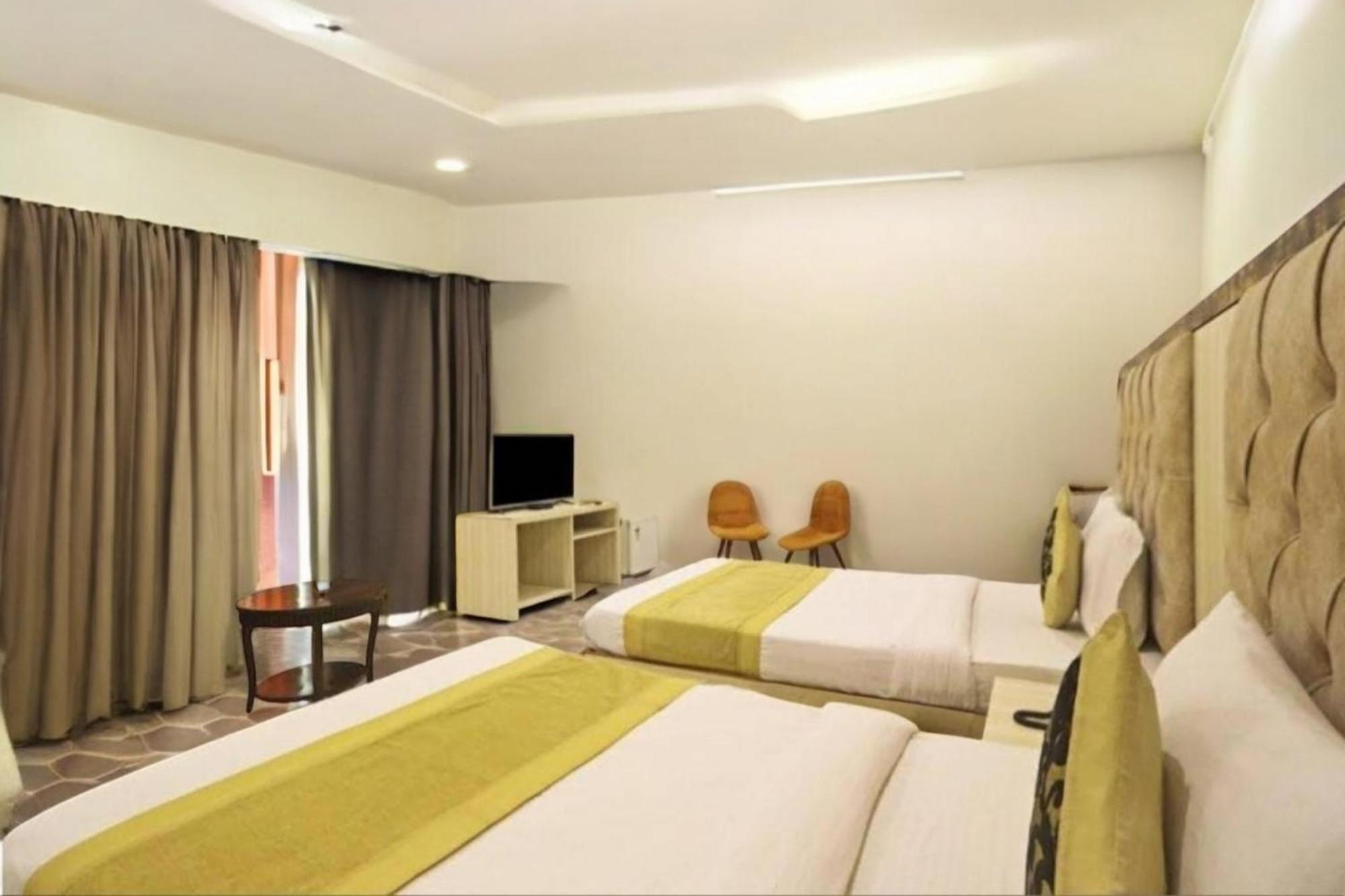 Hotel Almora Sky Near By Delhi International Airport With - Free Airport Pickup And Drop Νέο Δελχί Εξωτερικό φωτογραφία