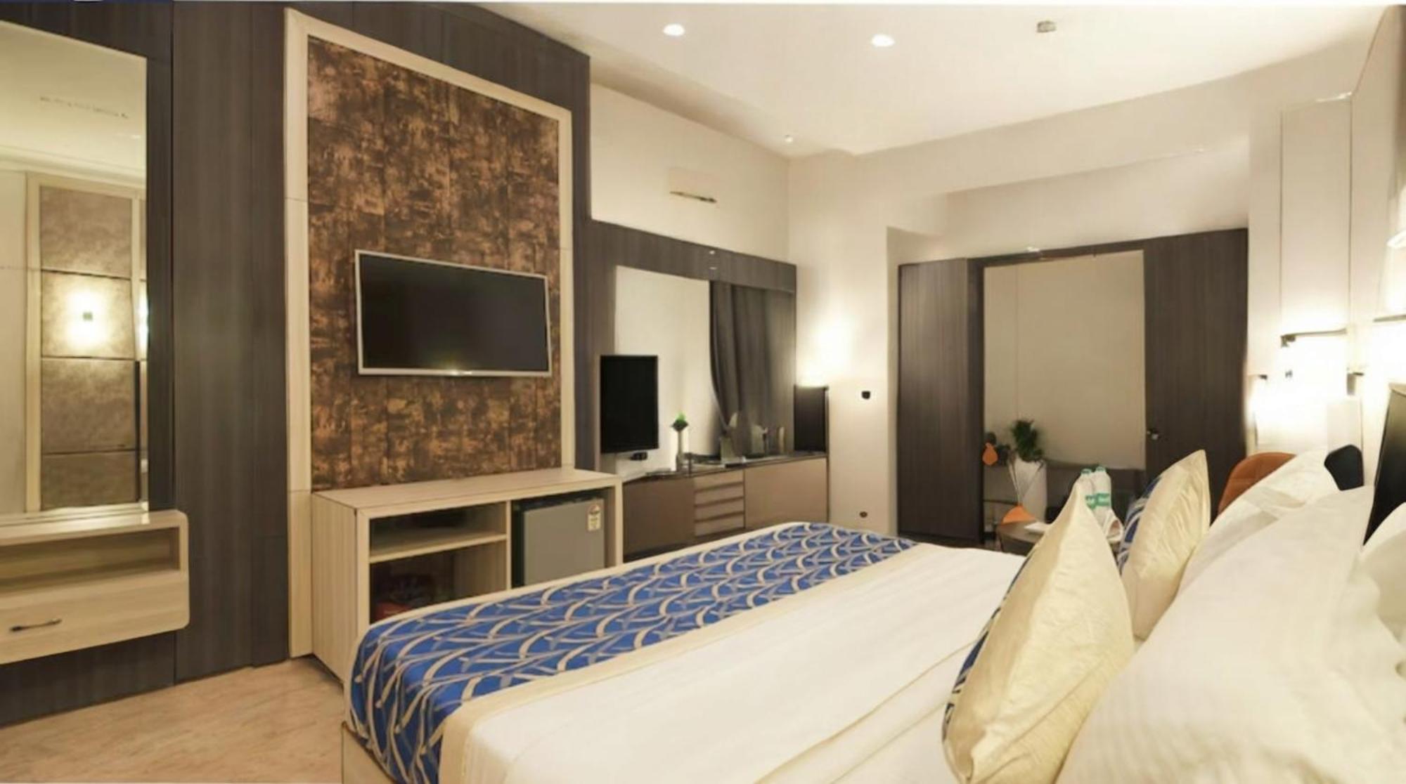 Hotel Almora Sky Near By Delhi International Airport With - Free Airport Pickup And Drop Νέο Δελχί Εξωτερικό φωτογραφία